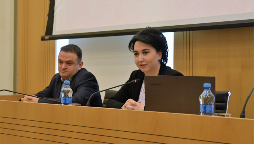 The meeting of Eka Beselia and Gedevan Popkhadze with the students
