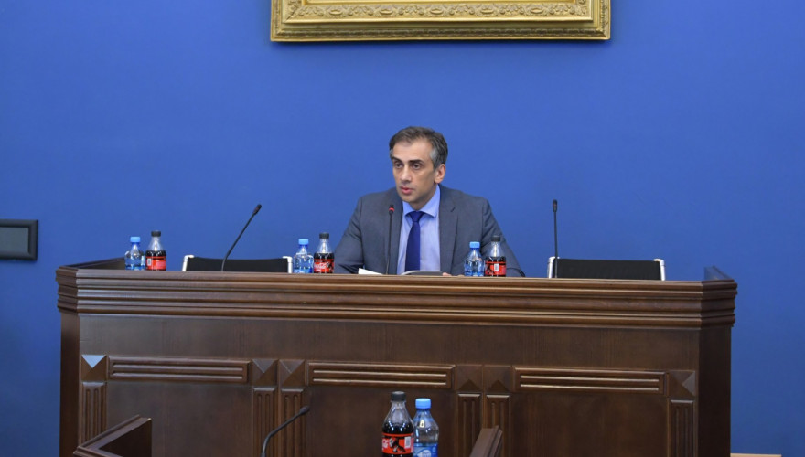 საპროცედურო საკითხთა და წესების კომიტეტმა მხარი დაუჭირა ზაქარია ქუცნაშვილისათვის პარლამენტის წევრის უფლებამოსილების ვადაზე ადრე შეწყვეტას