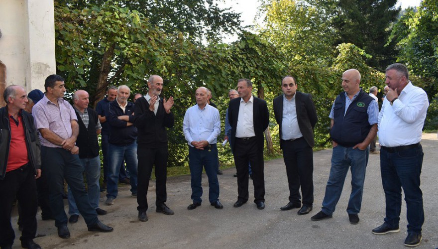ანზორ ბოლქვაძე ქედის მუნიციპალიტეტში განაგრძობს მოსახლეობასთან შეხვედრებს