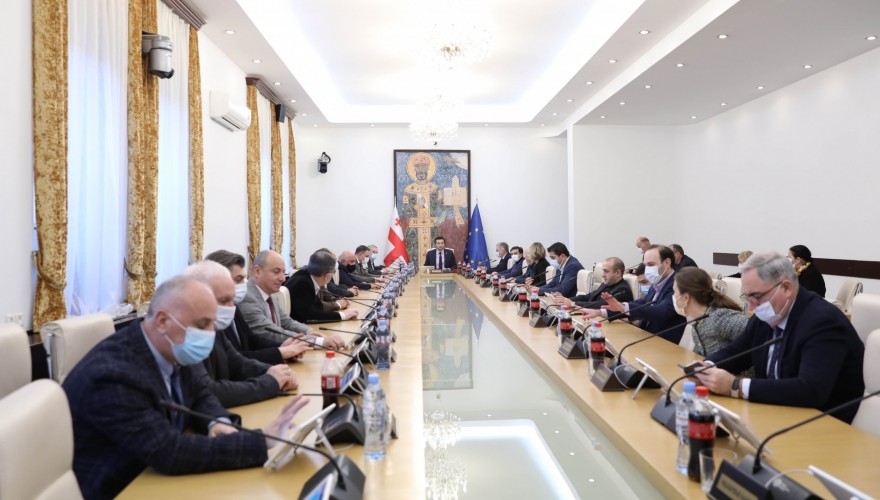 საშემოდგომო სესიის ბოლო კვირაში პარლამენტი ორ მინისტრს მოუსმენს
