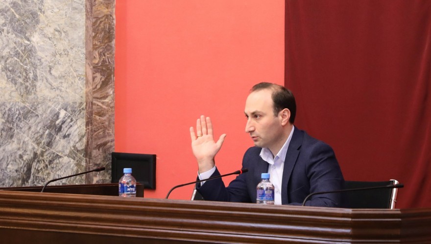 უზენაესი სასამართლოს მოსამართლეობის კანდიდატის (ამირან ძაბუნიძის) საქართველოს კანონმდებლობის მოთხოვნებთან შესაბამისობის დასადგენად პარლამენტში სამუშაო ჯგუფი შეიქმნა