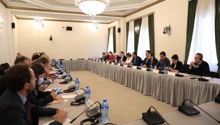 საპარლამენტო ოპოზიციის წარმომადგენლები ევროპული პარლამენტის საგარეო საქმეთა კომიტეტის დელეგაციის წევრებს შეხვდნენ