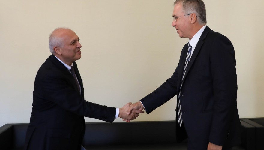 დავით სერგეენკო სომხეთის რესპუბლიკის ელჩს შეხვდა