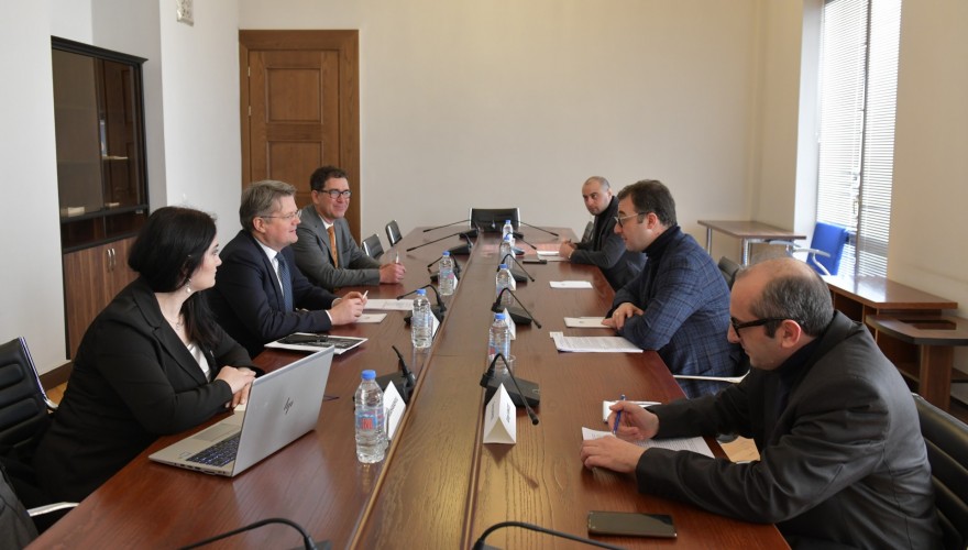დავით სონღულაშვილი და ხატია წილოსანი ენერგეტიკული გაერთიანების სამდივნოს დირექტორს შეხვდნენ