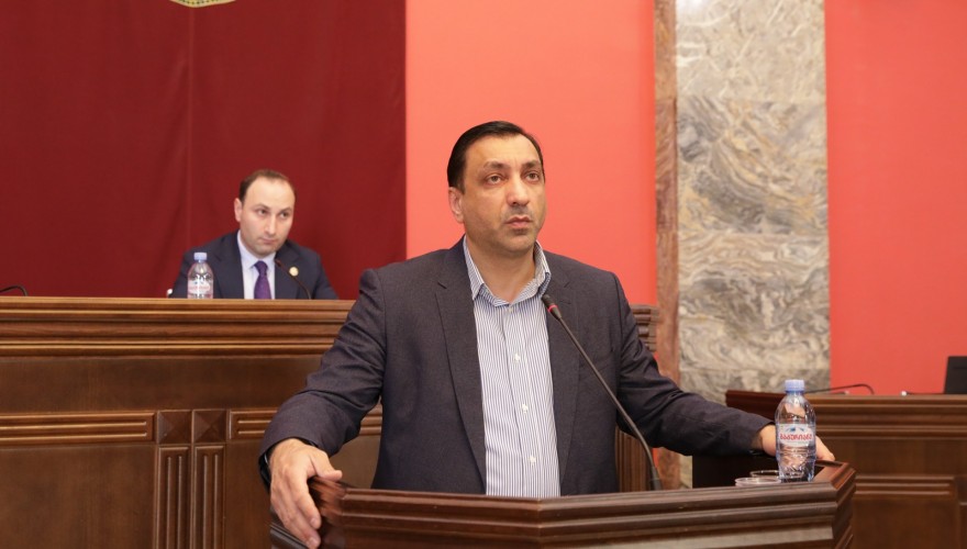 იურიდიულ საკითხთა კომიტეტმა „ოლიგარქიული მმართველობის წინააღმდეგ“ კანონპროექტს მხარი არ დაუჭირა