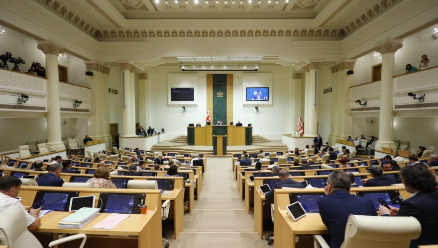 შალვა პაპუაშვილმა პრეზიდენტს რიგგარეშე სესიის გამართვის თაობაზე მიმართა