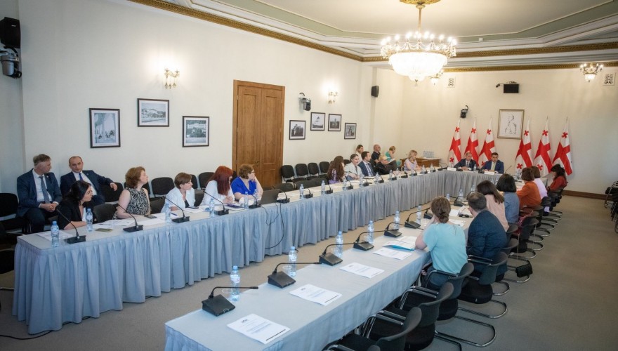 შალვა პაპუაშვილის თავმჯდომარეობით, ღია მმართველობის მუდმივმოქმედი საპარლამენტო საბჭოს სხდომა გაიმართა