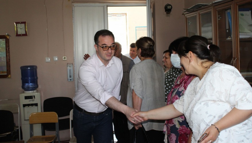 David Songulashvili meeting the population in Kakheti region
