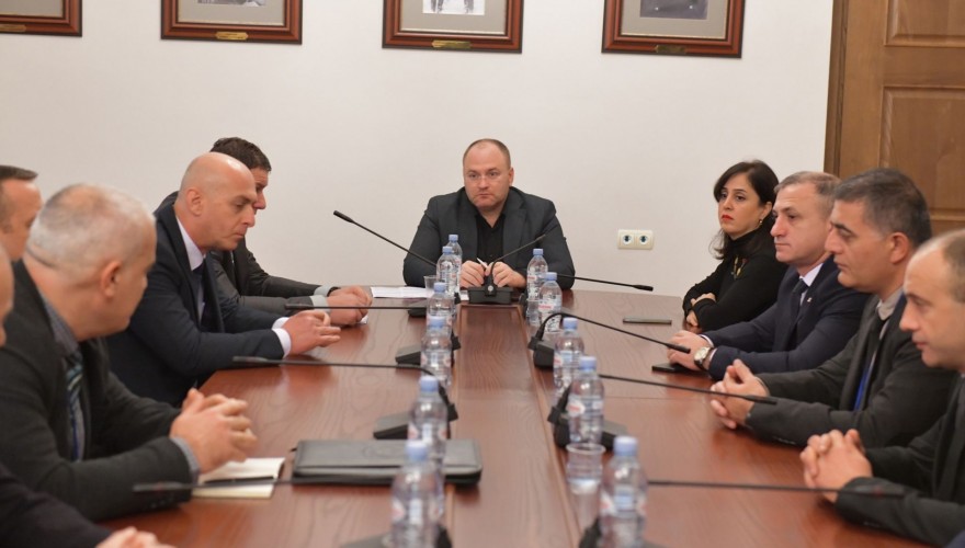 ირაკლი ბერაია თავდაცვის ინსტიტუციური აღმშენებლობის სკოლის მსმენელებს შეხვდა