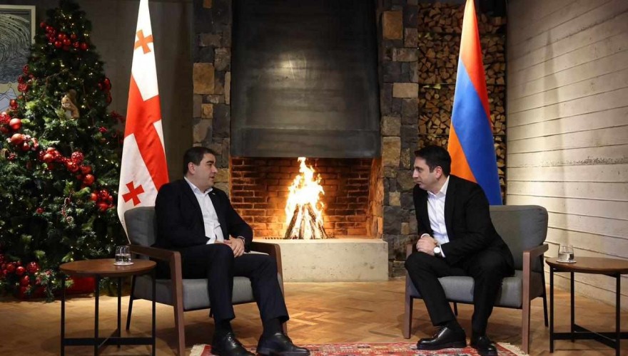 პარლამენტის თავმჯდომარე არაოფიციალური ვიზიტით სომხეთის რესპუბლიკას ეწვია