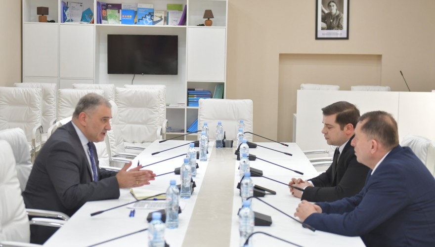 მიხეილ სარჯველაძე აჭარის ავტონომიური რესპუბლიკის უმაღლესი საბჭოს წარმომადგენლებს შეხვდა