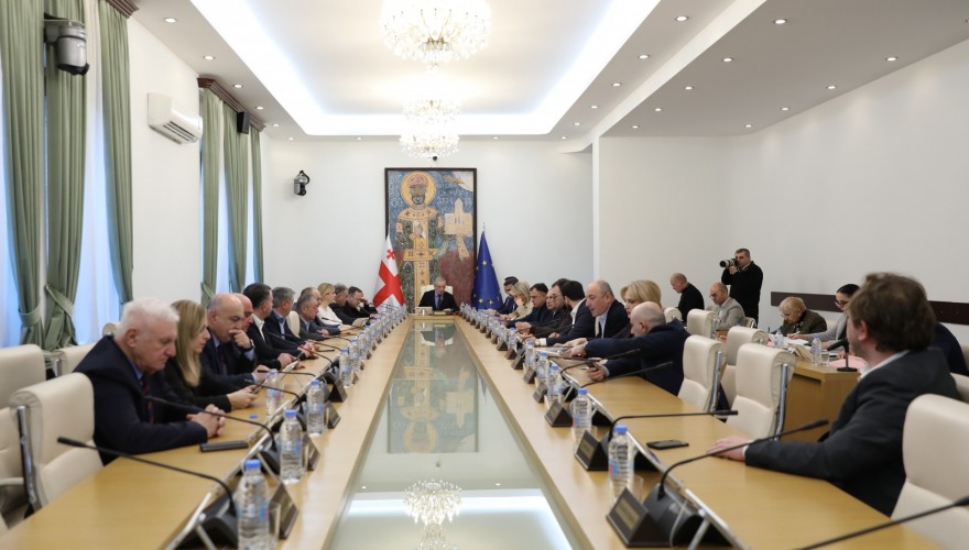 The Composition and the Program of the Government discussed at the Bureau