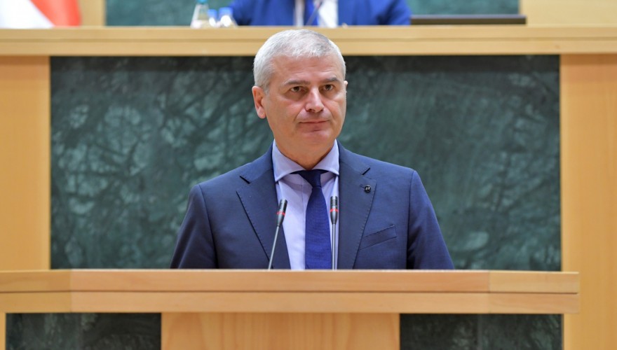 პარლამენტმა კონსტიტუციური კანონპროექტების გამოქვეყნებისა და მათი საყოველთაო-სახალხო განხილვის საორგანიზაციო კომისიის შექმნის თაობაზე დადგენილების პროექტს მხარი დაუჭირა