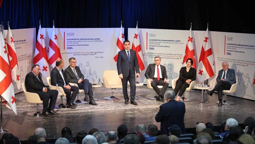 დასავლეთ საქართველოში კონსტიტუციური კანონპროექტების განხილვა დასრულდა, მოსახლეობასთან შეხვედრები აღმოსავლეთ საქართველოში გაგრძელდება