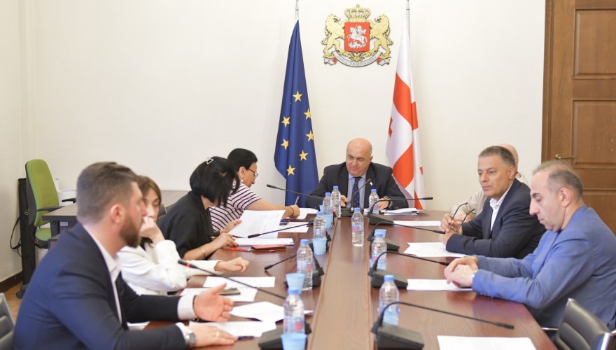 ჯანმრთელობის დაცვისა და სოციალურ საკითხთა კომიტეტმა „თამბაქოს კონტროლის შესახებ“ კანონში ცვლილებას პირველი მოსმენით მხარი დაუჭირა