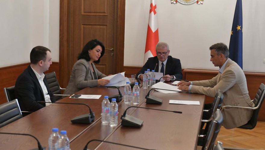 საპროცედურო საკითხთა და წესების კომიტეტმა ლევან მგალობლიშვილისთვის პარლამენტის წევრის უფლებამოსილების ვადამდე შეწყვეტის თაობაზე იმსჯელა