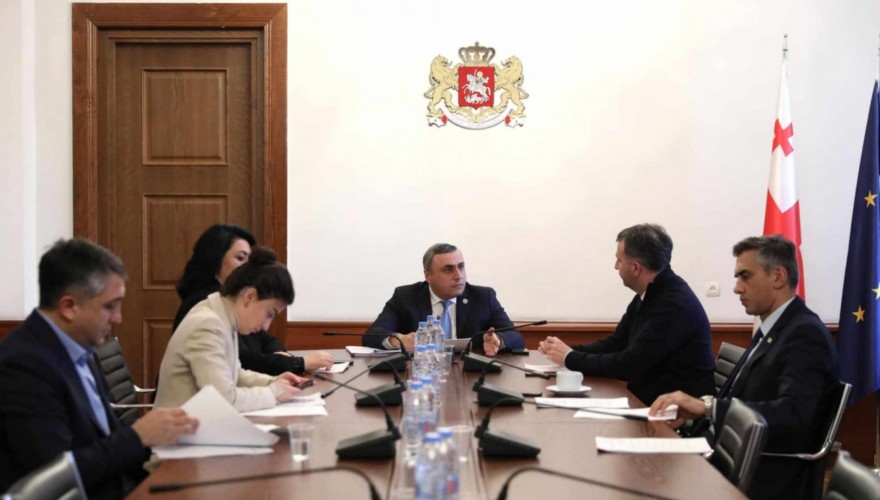 საპროცედურო საკითხთა და წესების კომიტეტმა პარლამენტის რვა ახალი წევრის უფლებამოსილების ცნობის საკითხი განიხილა