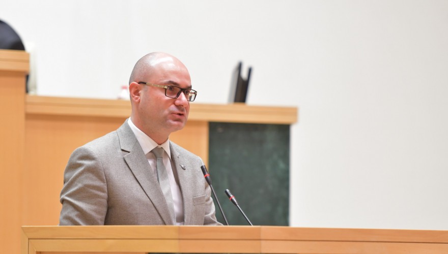 პარლამენტმა „საქართველოს მთავრობის სტრუქტურის, უფლებამოსილებისა და საქმიანობის წესის შესახებ“ კანონში ცვლილებებს პირველი მოსმენით მხარი დაუჭირა