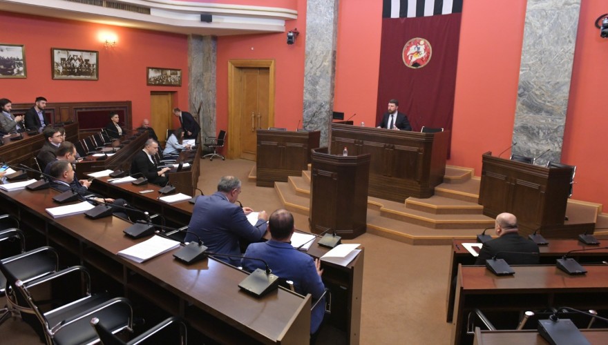 იურიდიულ საკითხთა კომიტეტმა ცვლილება განიხილა, რომელიც სამშობლოს ღალატისთვის სისხლისსამართლებრივი პასუხისმგებლობის დაწესებას ითვალისწინებს