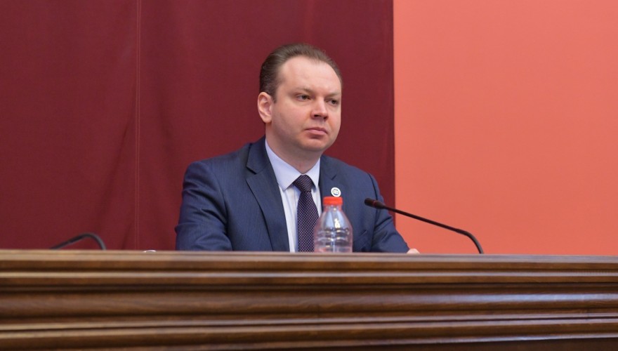 იურიდიულ საკითხთა კომიტეტმა „საჯარო სამსახურის შესახებ“ კანონში ცვლილებას მხარი დაუჭირა