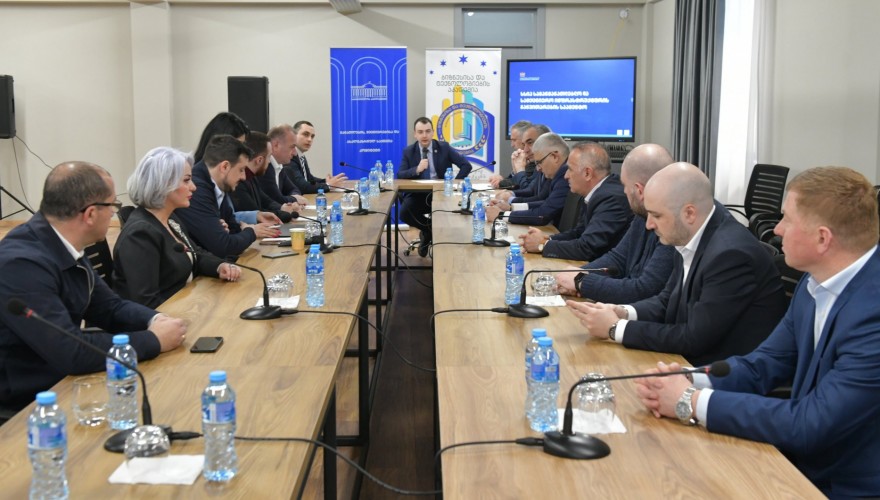 განათლების, მეცნიერებისა და ახალგაზრდულ საქმეთა კომიტეტმა საჩხერის მუნიციპალიტეტში გასვლითი სხდომა გამართა