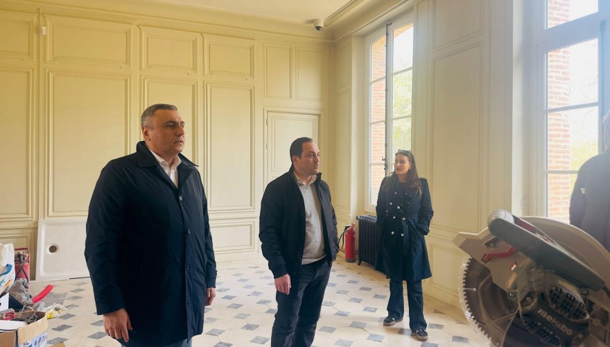 Chair of the Culture Committee Giorgi Gabunia, Alongside MPs, Visits Historic Leuville Estate