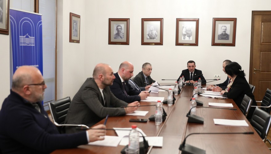 The Draft Law on Weapons endorsed by the Defense and Security Committee