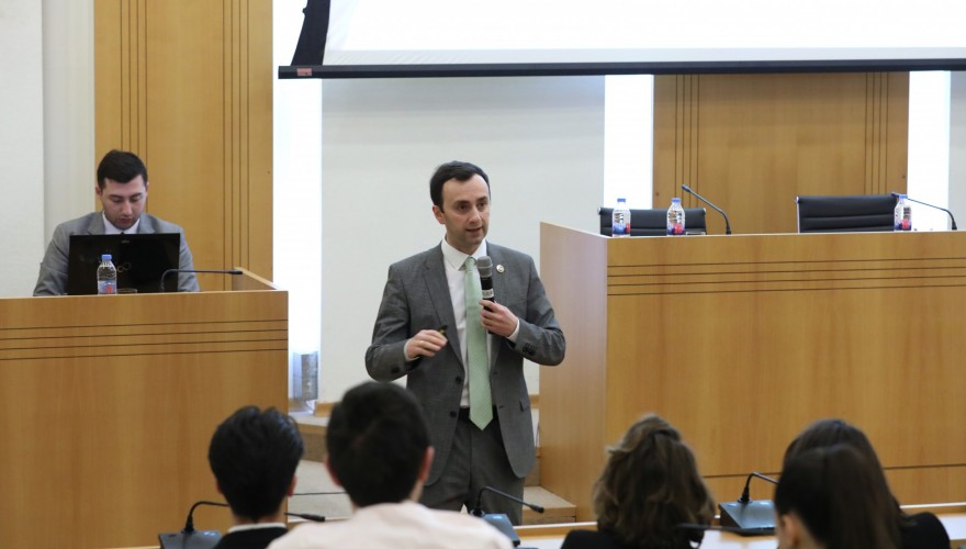 Levan Makhashvili meeting with the representatives of the Students’ Parliament