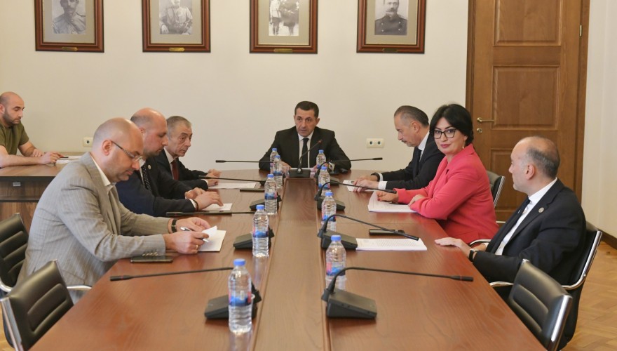 თავდაცვისა და უშიშროების კომიტეტმა მთავრობის მიერ საკანონმდებლო ინიციატივის წესით წარდგენილი კანონპროექტები განიხილა