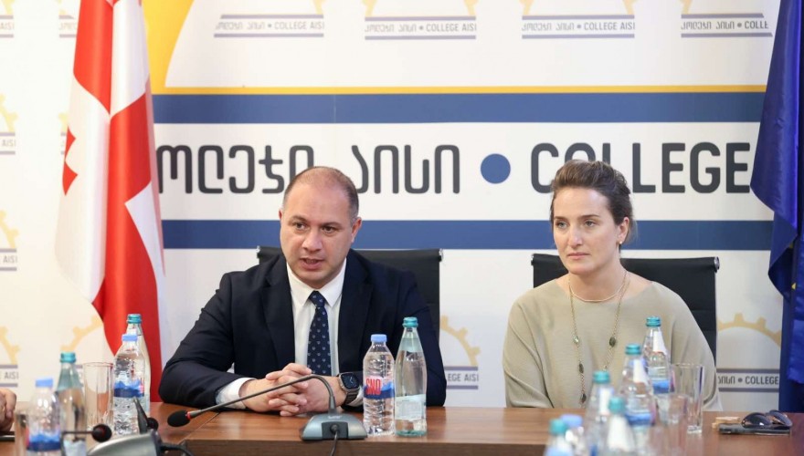 მარიამ ლაშხი და გივი მიქანაძე სახელმწიფო კოლეჯების დირექტორებს შეხვდნენ