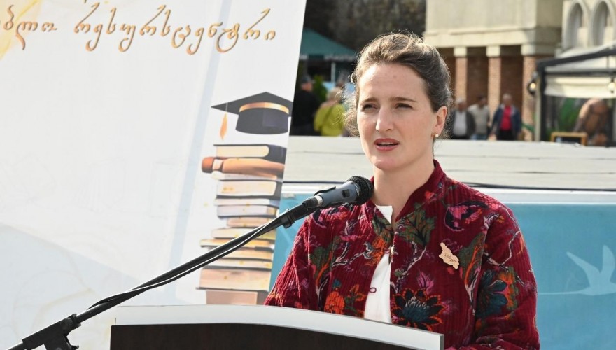 Members of Parliament awarded the pedagogues and children of the public schools of the Akhaltsikhe municipality