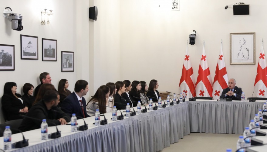 Dimitri Khundadze met with the students