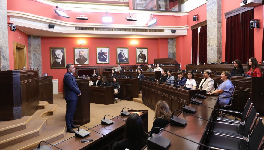 Irakli Shatakishvili met with the children and pedagogues of the Vaziani School