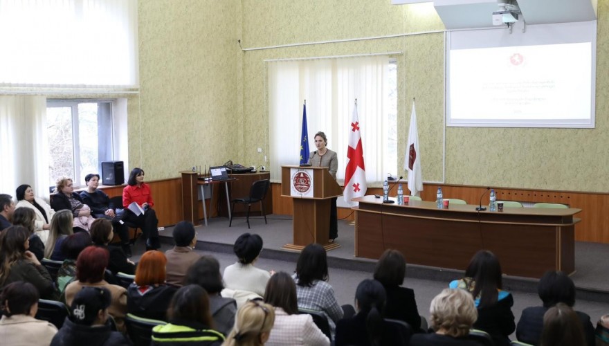 თელავში ქალთა და ბავშვთა საკითხებზე მომუშავე საქართველოს პარლამენტის დროებითი კომისიის გასვლითი შეხვედრა გაიმართა