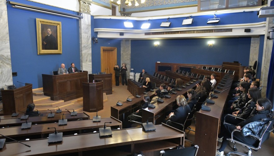 ილია ინჯია და ზურაბ რურუა მარტვილის წმინდა ამბროსი ხელაიას სახელობის ზოგადსაგანმანათლებლო სკოლის მოსწავლეებს შეხვდნენ