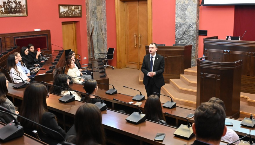 გიორგი ჩაკვეტაძემ ბათუმის სახელმწიფო უნივერსიტეტის სტუდენტებს უმაღლესი განათლების რეფორმა გააცნო