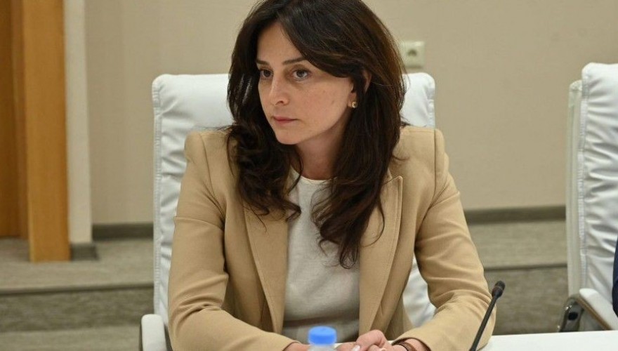 მაია ბითაძე - 1 იანვრიდან ძაღლის გასეირნების წესის თაობაზე რეგულაცია არ იცვლება და მეპატრონეს შეუძლია ძაღლი გაასეირნოს როგორც მხოლოდ ალიკაპის, ისე მხოლოდ საბელის გამოყენებით