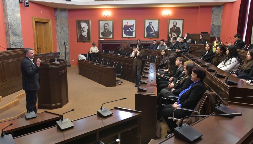 Irakli Shatakishvili Met with Students and Teachers of Rustavi Public School No. 5