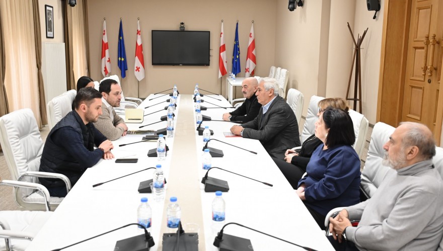 Giorgi Gabunia met with the members of the Georgian Artists Union