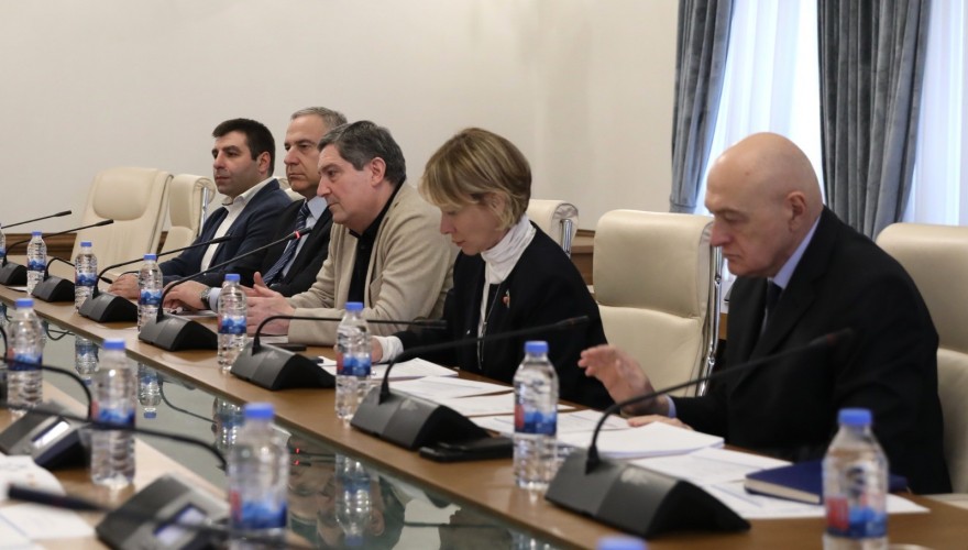 ნინო წილოსანმა და გელა სამხარაულმა „სურსათის დანაკარგებისა და მისი ნარჩენების შემცირების და სურსათის შეწირულების შესახებ“ კანონის აღსრულების საკითხზე შეხვედრა გამართეს