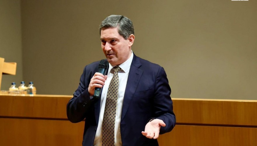 გელა სამხარაული კვლევის „სამხრეთ კავკასია, საქართველო, ნეოლითის პერიოდში პურის ხორბლის წარმოშობის დამოუკიდებელი ცენტრი“ პრეზენტაციაზე სიტყვით გამოვიდა