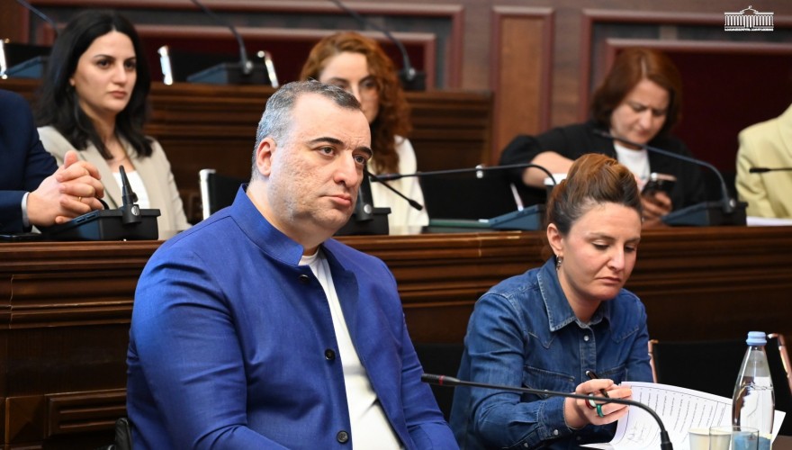 ადამიანის უფლებათა დაცვისა და სამოქალაქო ინტეგრაციის კომიტეტმა „შვილად აყვანისა და მინდობით აღზრდის შესახებ“ კანონში ცვლილებას მხარი დაუჭირა