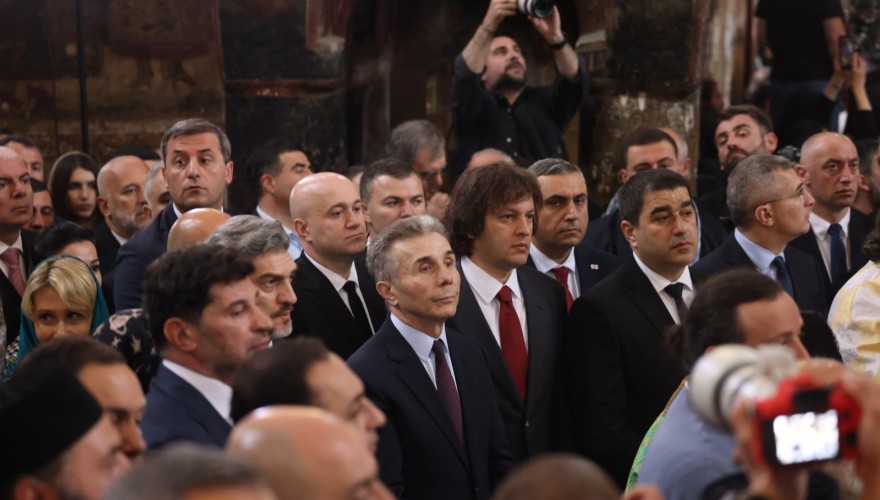 შალვა პაპუაშვილი სვეტიცხოვლის ტაძარში, საზეიმო წირვაზე ახლად არჩეული პატრიარქის ინტრონიზაციას დაესწრო