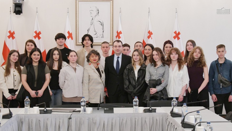 გიორგი ჩაკვეტაძე თბილისის 128-ე საჯარო სკოლის მოსწავლეებს შეხვდა