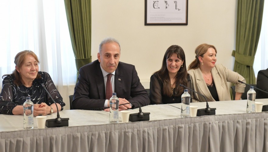 ანტონ ობოლაშვილი ადიგენის მუნიციპალიტეტის იოკიმე ბალახაშვილის სახელობის უდის №1 საჯარო სკოლის მოსწავლეებს შეხვდა