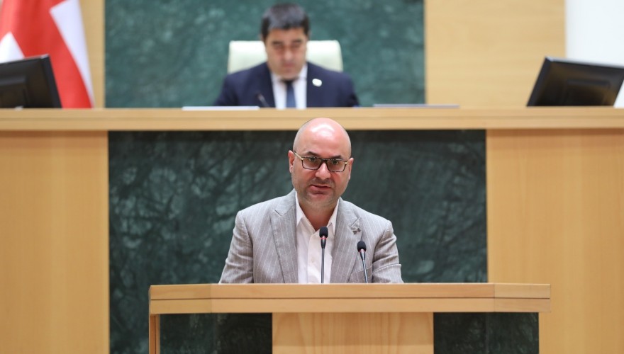 „საჯარო შესყიდვების შესახებ“ კანონით გათვალისწინებული ძირითადი დებულებების ამოქმედების თარიღად 2030 წლის 1 იანვარი განისაზღვრა