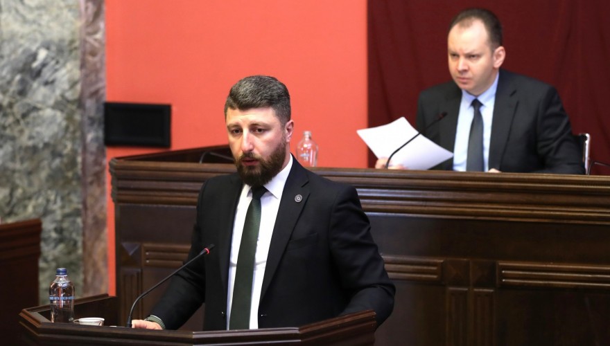 იურიდიულ საკითხთა კომიტეტმა მხარი დაუჭირა ცვლილებებს, რომელიც მოძრაობის დადგენილი სიჩქარის გადაჭარბებისთვის განსაზღვრული ჯარიმების შემცირებას შეეხება