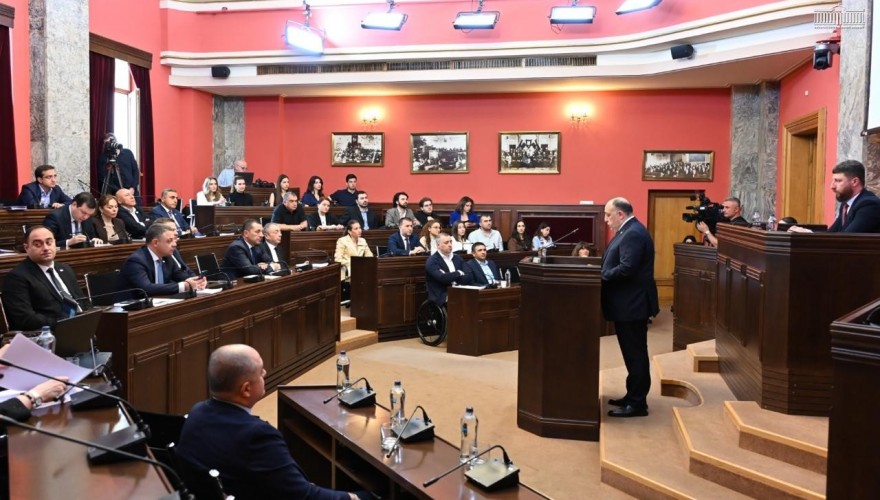 პარლამენტის კომიტეტებმა ერთობლივ სხდომაზე „საქართველოს პროკურატურის მიერ 2025 წელს გაწეული საქმიანობის შესახებ“ ანგარიში მოისმინეს