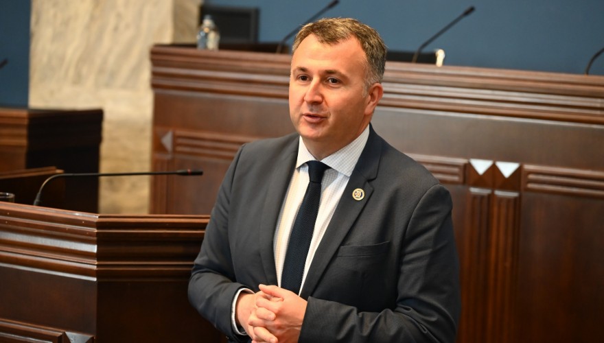 ირაკლი შატაკიშვილი გარდაბნის მუნიციპალიტეტის სოფელ საცხენისის საჯარო სკოლის მოსწავლეებს შეხვდა