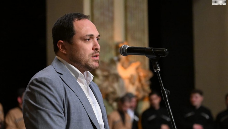 გიორგი გაბუნია საქართველოს ფოლკლორის სახელმწიფო ცენტრის გუნდის სოლო კონცერტს დაესწრო